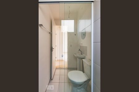 Banheiro de apartamento para alugar com 2 quartos, 45m² em Vila Marieta, Campinas