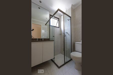 banheiro suíte de apartamento para alugar com 3 quartos, 65m² em Vila Andrade, São Paulo