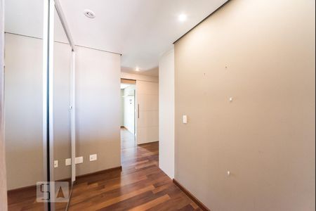 Apartamento para alugar com 92m², 1 quarto e 3 vagas Apartamento para alugar com 92m², 1 quarto e 3 vagasCloset da Suíte