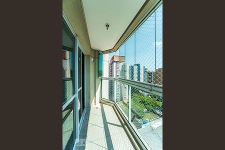 Apartamento para alugar com 92m², 1 quarto e 3 vagas Apartamento para alugar com 92m², 1 quarto e 3 vagasVaranda