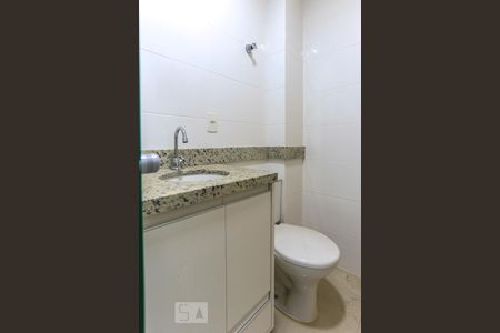 Banheiro  de apartamento para alugar com 2 quartos, 55m² em Vila Deodoro, São Paulo