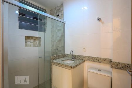 Banheiro  de apartamento à venda com 2 quartos, 55m² em Vila Deodoro, São Paulo