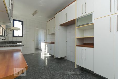 Apartamento à venda com 170m², 3 quartos e 4 vagasCozinha