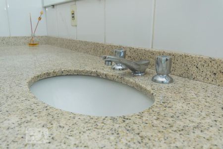 Apartamento à venda com 170m², 3 quartos e 4 vagasDetalhe do banheiro da suíte 1