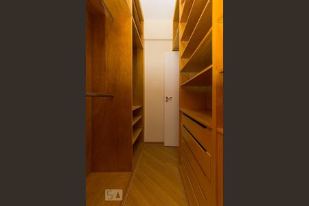 Apartamento à venda com 170m², 3 quartos e 4 vagasCloset da suíte 3