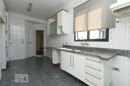 Apartamento à venda com 170m², 3 quartos e 4 vagasCozinha