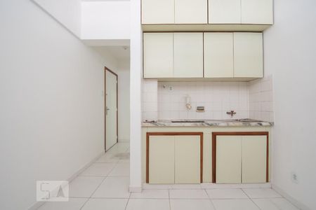 Sala e cozinha de apartamento para alugar com 1 quarto, 34m² em Centro, Rio de Janeiro