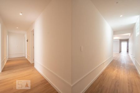 Apartamento à venda com 400m², 4 quartos e 2 vagasCorredor para os quartos