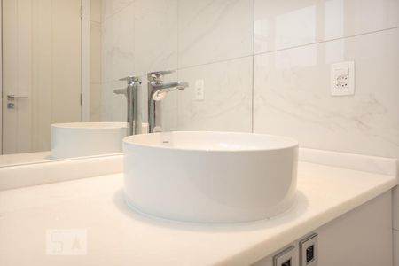 Apartamento à venda com 400m², 4 quartos e 2 vagasBanheiro da suíte 4