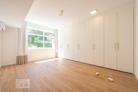Apartamento à venda com 400m², 4 quartos e 2 vagasSuíte 1