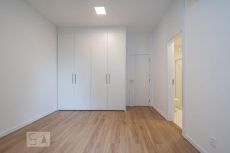 Apartamento à venda com 400m², 4 quartos e 2 vagasSuíte 2