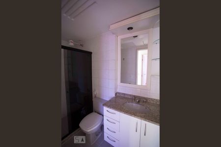 banheiro de apartamento para alugar com 2 quartos, 90m² em Icaraí, Niterói