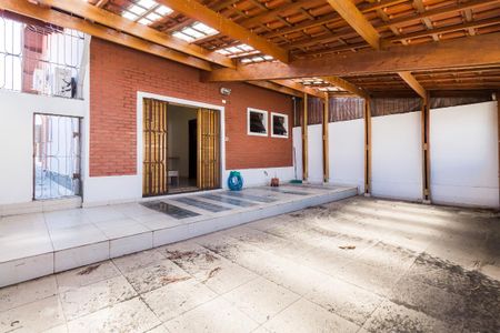 Casa à venda com 255m², 4 quartos e 2 vagasSacada