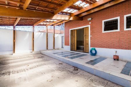 Casa à venda com 255m², 4 quartos e 2 vagasSacada