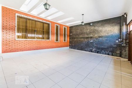 Casa à venda com 255m², 4 quartos e 2 vagasGaragem