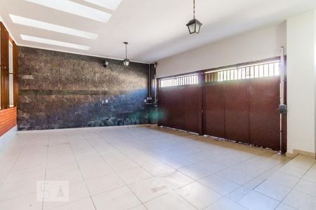 Casa à venda com 255m², 4 quartos e 2 vagasGaragem