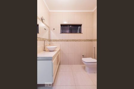 Casa à venda com 255m², 4 quartos e 2 vagasBanheiro