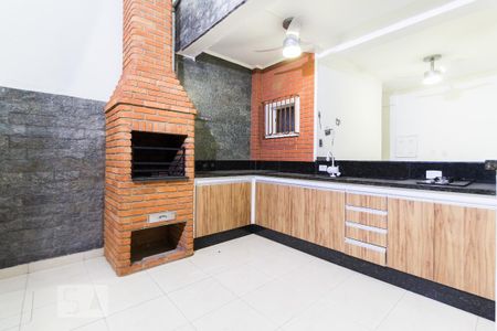 Casa à venda com 255m², 4 quartos e 2 vagasSalão e churrasqueira