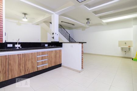 Casa à venda com 255m², 4 quartos e 2 vagasSalão e churrasqueira