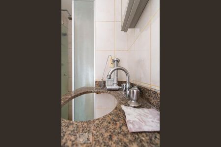 Banheiro social de apartamento para alugar com 2 quartos, 66m² em Saúde, São Paulo