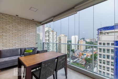 Varanda de kitnet/studio para alugar com 1 quarto, 46m² em Moema, São Paulo