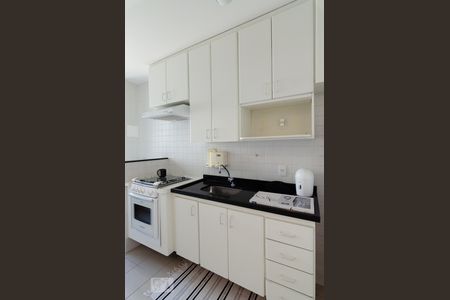 Cozinha de apartamento para alugar com 2 quartos, 43m² em Cambuí, Campinas