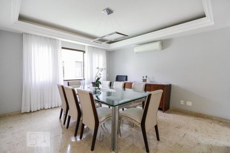 Sala de casa de condomínio para alugar com 4 quartos, 400m² em Alphaville Residencial Um, Barueri