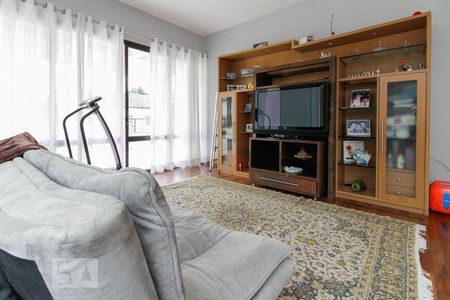 Casa de condomínio para alugar com 400m², 4 quartos e 4 vagas Casa de condomínio para alugar com 400m², 4 quartos e 4 vagasSala de TV