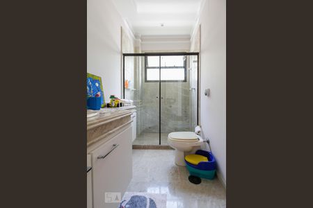 Casa de condomínio para alugar com 400m², 4 quartos e 4 vagas Casa de condomínio para alugar com 400m², 4 quartos e 4 vagasBanheiro Suíte 2