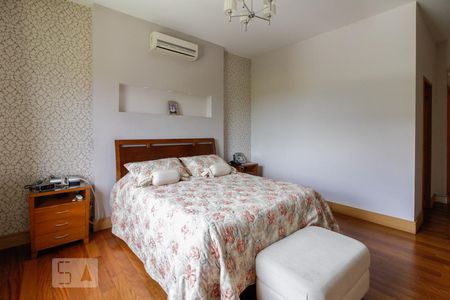 Casa de condomínio para alugar com 400m², 4 quartos e 4 vagas Casa de condomínio para alugar com 400m², 4 quartos e 4 vagasSuíte