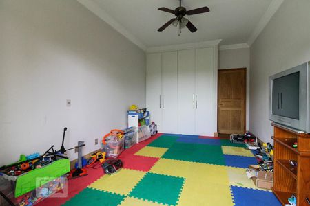Casa de condomínio para alugar com 400m², 4 quartos e 4 vagas Casa de condomínio para alugar com 400m², 4 quartos e 4 vagasQuarto 2