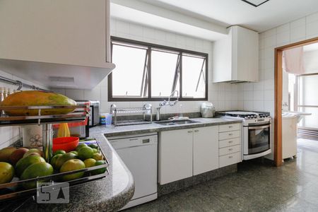 Casa de condomínio para alugar com 400m², 4 quartos e 4 vagas Casa de condomínio para alugar com 400m², 4 quartos e 4 vagasCozinha