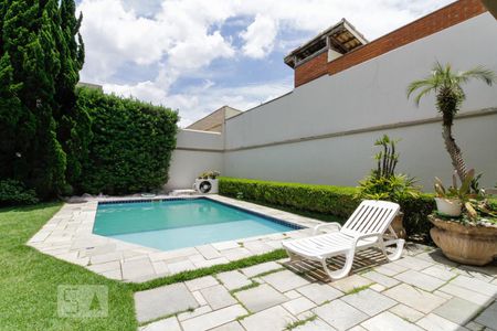 Casa de condomínio para alugar com 400m², 4 quartos e 4 vagas Casa de condomínio para alugar com 400m², 4 quartos e 4 vagasPiscina