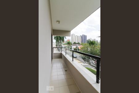 Casa de condomínio para alugar com 400m², 4 quartos e 4 vagas Casa de condomínio para alugar com 400m², 4 quartos e 4 vagasVaranda
