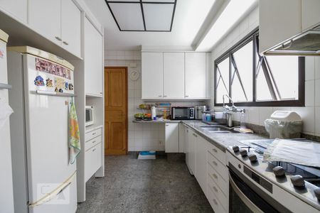 Casa de condomínio para alugar com 400m², 4 quartos e 4 vagas Casa de condomínio para alugar com 400m², 4 quartos e 4 vagasCozinha
