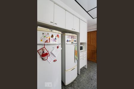 Casa de condomínio para alugar com 400m², 4 quartos e 4 vagas Casa de condomínio para alugar com 400m², 4 quartos e 4 vagasCozinha
