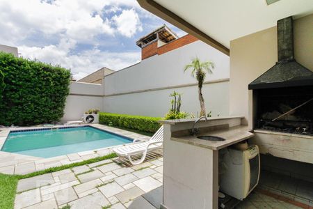 Casa de condomínio para alugar com 400m², 4 quartos e 4 vagas Casa de condomínio para alugar com 400m², 4 quartos e 4 vagasChurrasqueira