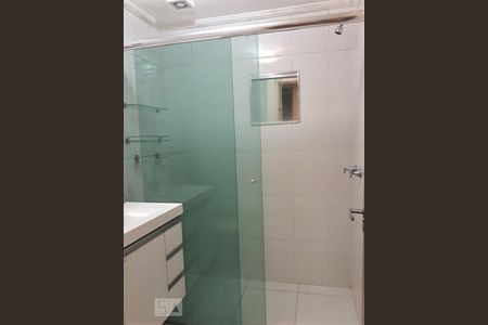 Apartamento à venda com 90m², 2 quartos e 2 vagasBanheiro da suíte