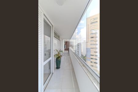 Apartamento à venda com 262m², 4 quartos e 3 vagasVaranda do Quarto 2