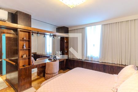 Apartamento à venda com 262m², 4 quartos e 3 vagasSuíte