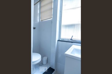 Apartamento para alugar com 100m², 3 quartos e sem vaga Apartamento para alugar com 100m², 3 quartos e sem vagaBanheiro de Serviço