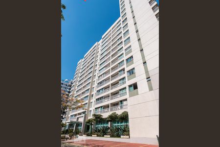 Apartamento para alugar com 75m², 2 quartos e 1 vagaFachada