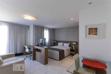 Sala/Quarto de apartamento para alugar com 2 quartos, 75m² em Jacarepaguá, Rio de Janeiro