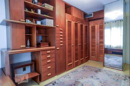 Casa para alugar com 416m², 5 quartos e 4 vagasSuíte