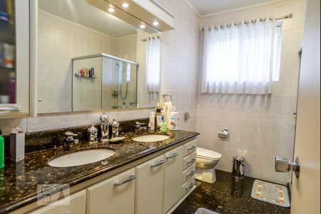 Casa para alugar com 416m², 5 quartos e 4 vagasBanheiro