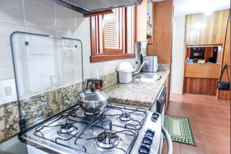 Casa para alugar com 416m², 5 quartos e 4 vagasCozinha