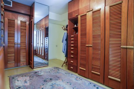 Casa para alugar com 416m², 5 quartos e 4 vagasSuíte