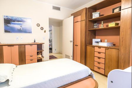 Casa para alugar com 416m², 5 quartos e 4 vagasQuarto 1