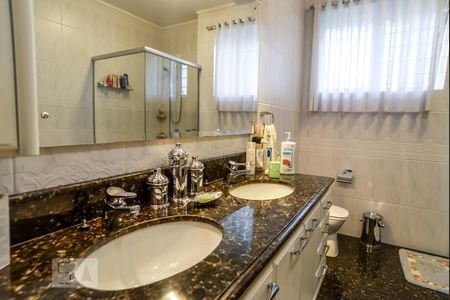 Casa para alugar com 416m², 5 quartos e 4 vagasBanheiro