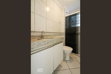 Banheiro de apartamento para alugar com 3 quartos, 61m² em Km 18, Osasco